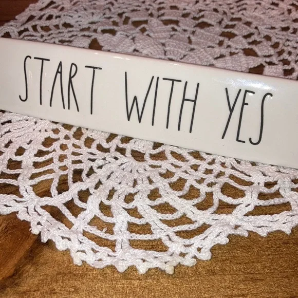 RAE DUNN White Ceramic Mug Sun Palm Tree LA Yellow Inside Los Angeles New - Picture 5 of 6